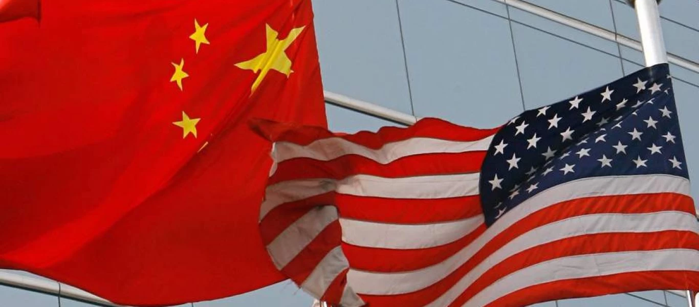 Οι ΗΠΑ «κόβουν» τις θεωρήσεις διαβατήριων σε Κινέζους αξιωματούχους - Με αντίποινα απειλεί η Κίνα